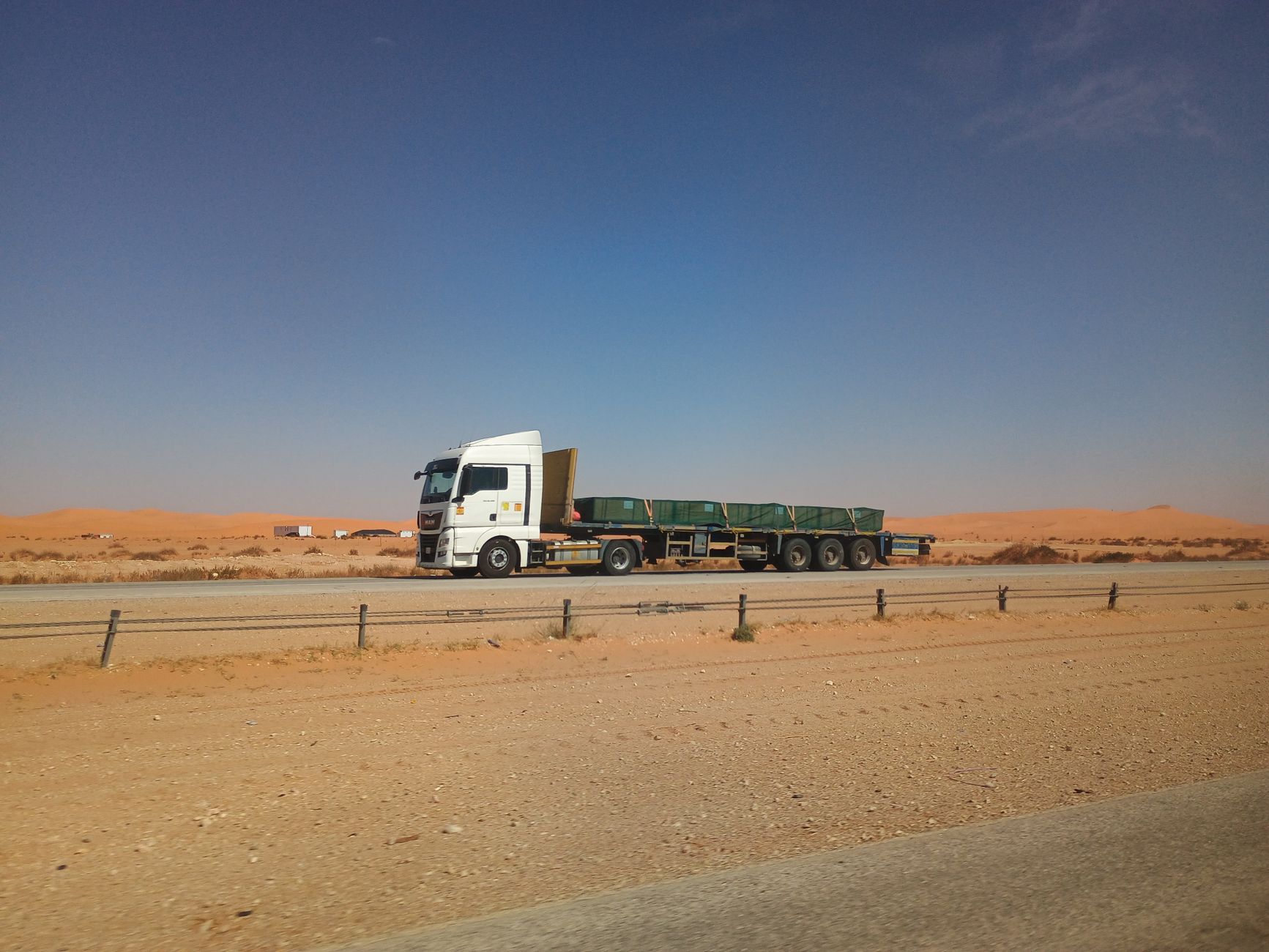 What It’s Really Like Driving Trucks in the UAE (Salary, Costs, and Whether It’s Worth It)
